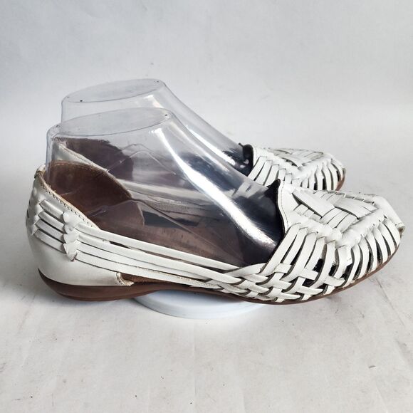 Naturalizer Sandals 6.5 Closed Toe White Woven Comfort Leather Huarache Flats - Picture 1 of 9